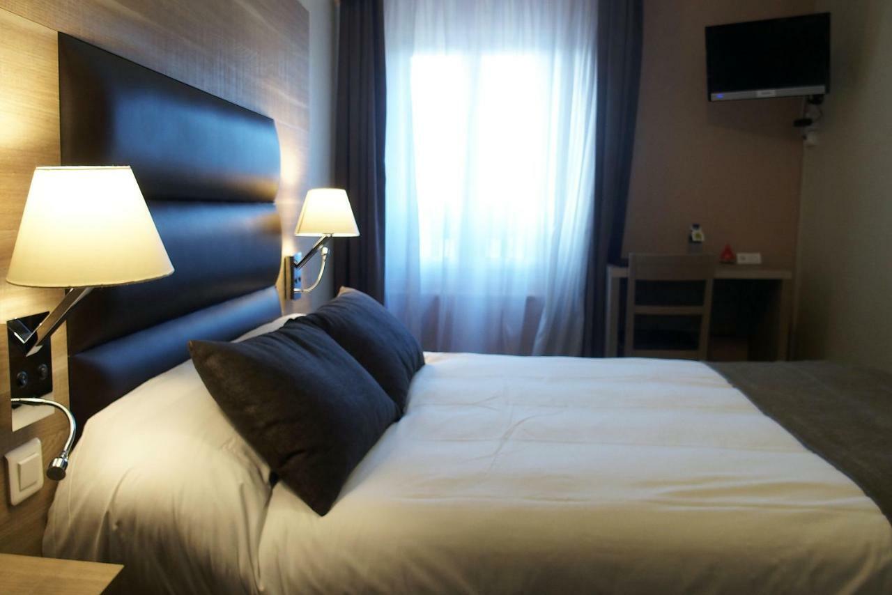 Logis Hotel - Auberge De L'Helix Rosoy  Eksteriør billede